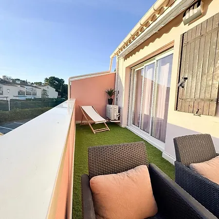 Apartmán Lilas Clim Balcon Piscine Parking Prive *