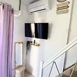 Lilas Clim Balcon Piscine Parking Prive דירה *