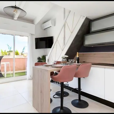 Apartmán Appartement Climatise Avec Balcon & Parking