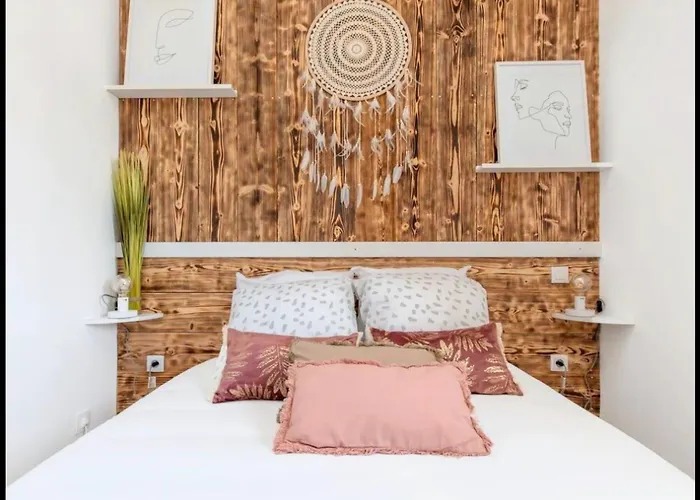 Lilas Clim Balcon Piscine Parking Prive